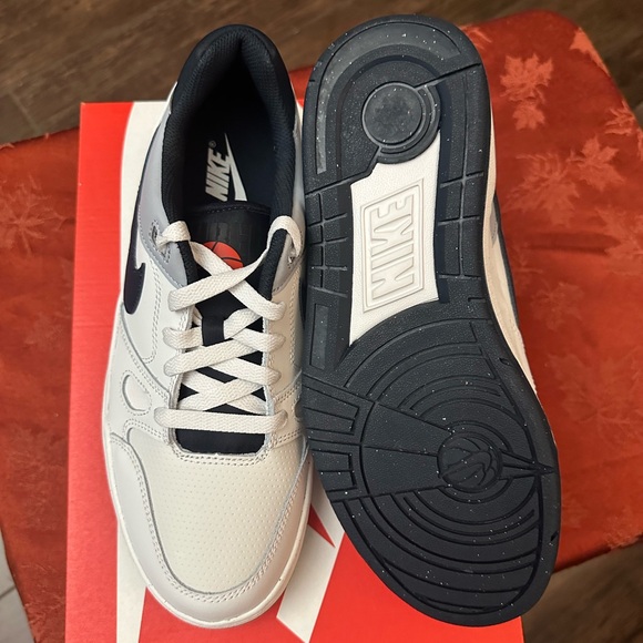 Brand new men’s Nike size 8 full force low - Picture 5 of 5